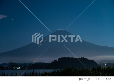 夜明け前の富士山 116920382