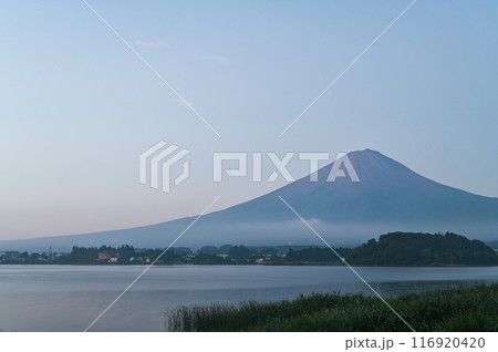 夜明け前の富士山 夜明け前の富士山 116920420
