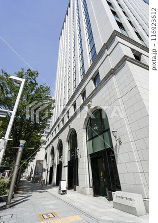 名古屋市・伏見・都市風景　三井住友銀行　名古屋支店  前　歩道 116923612