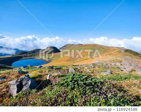 秋の鳥海山登山:鳥海湖 秋の鳥海山登山:鳥海湖 116924586