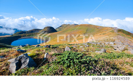 秋の鳥海山登山：鳥海湖 116924589