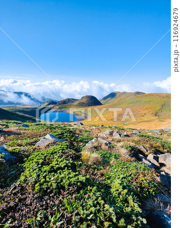 秋の鳥海山登山：鳥海湖 116924679
