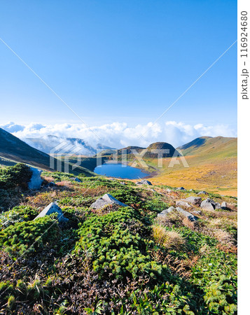 秋の鳥海山登山：鳥海湖 116924680