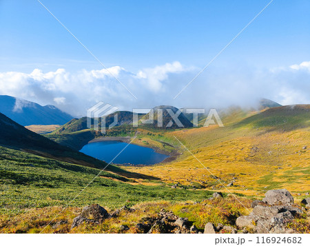 秋の鳥海山登山：鳥海湖 116924682