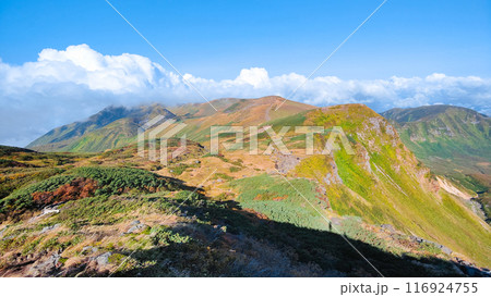秋の鳥海山登山:外輪山・千蛇谷分岐付近からの眺望 秋の鳥海山登山:外輪山・千蛇谷分岐付近からの眺望 116924755