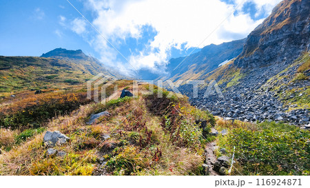 秋の鳥海山登山：千蛇谷 116924871