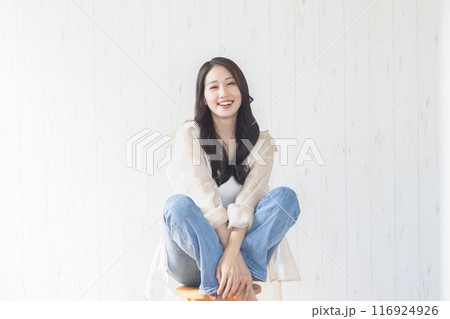 若い女性のビューティー　ヘアスタイル 116924926