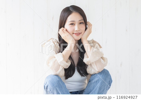 若い女性のビューティー　ヘアスタイル 116924927