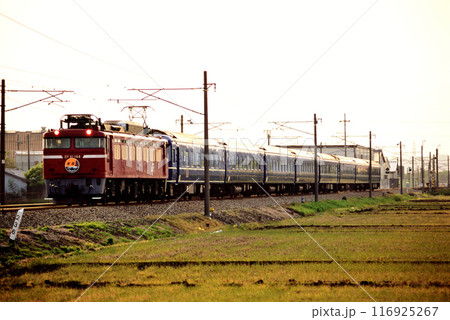 2006年 旧北陸本線を走るEF81144ブルートレイン北陸 2006年 旧北陸本線を走るEF81144ブルートレイン北陸 116925267