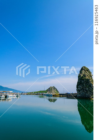 北海道日高の様似漁港とエンルム岬 北海道日高の様似漁港とエンルム岬 116925463
