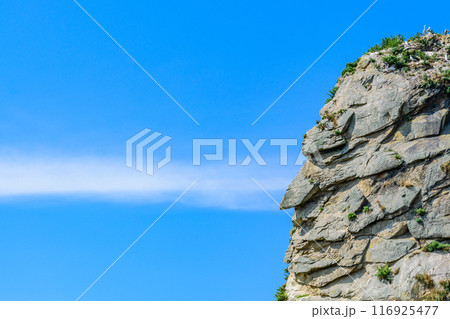 北海道日高の様似漁港とエンルム岬 116925477