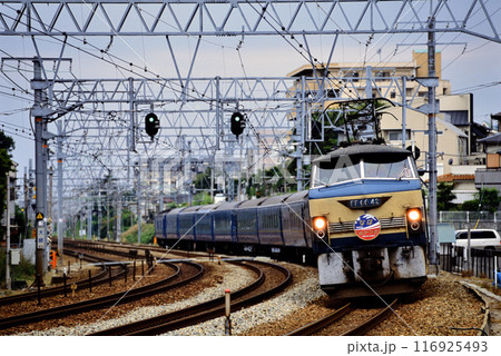 2006年　東海道本線を走るEF6642ブルートレインなは・あかつき 116925493