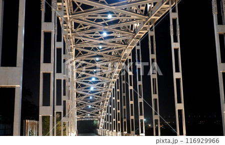 Travelling mid night at Kolkata Babu Ghat Bridge 116929966