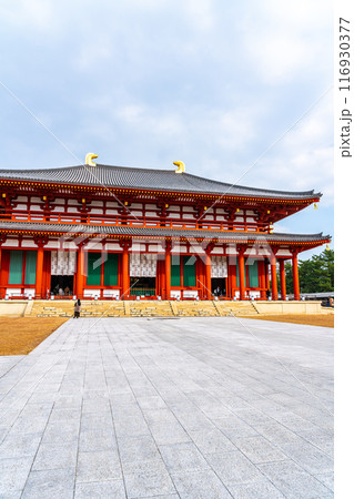 【奈良県】鮮やかな朱色が綺麗な興福寺の中金堂 116930377