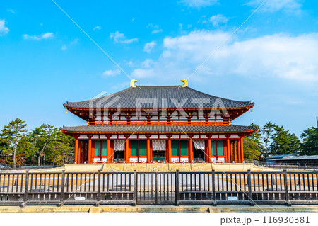 【奈良県】鮮やかな朱色が綺麗な興福寺の中金堂 116930381