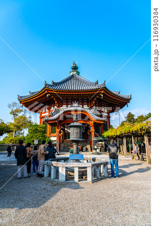 【奈良県】綺麗な青空が広がる興福寺の南円堂 116930384