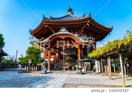 【奈良県】綺麗な青空が広がる興福寺の南円堂 116930387