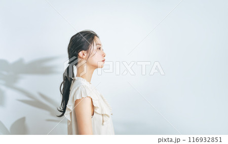 ナチュラルメイクの女性の美容イメージ 116932851