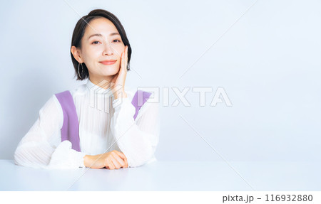 ミドル女性の美容ポートレート ミドル女性の美容ポートレート 116932880