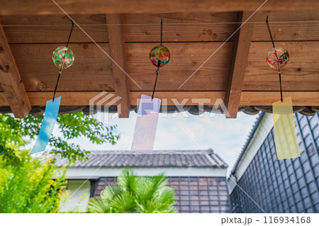 夏の半六庭園、風鈴かざり〈愛知県半田市〉 116934168