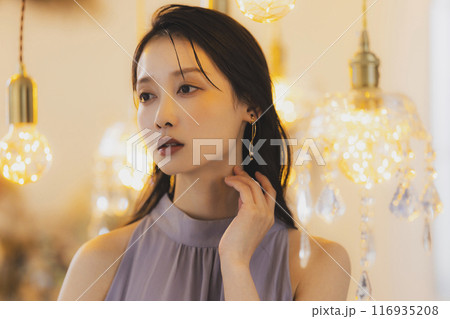 クールな女性　 116935208
