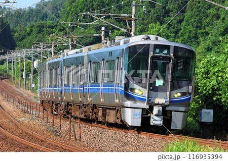 【IRいしかわ鉄道】521系（ハピラインふくい線：牛ノ谷〜細呂木） 116935394