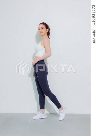 スポーツウェアの女性 116935572