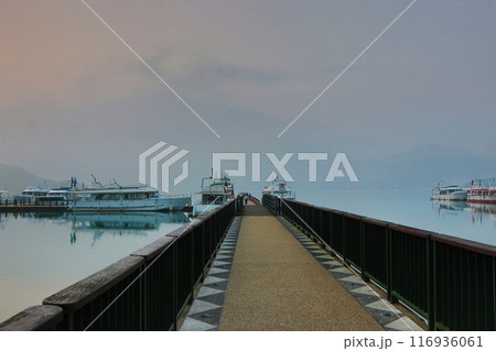 日月潭 にちげつたん リーユエタン 116936061