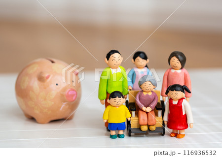 手作り紙粘土人形 貯金箱 大家族 手作り紙粘土人形 貯金箱 大家族 116936532