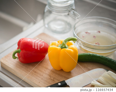 パプリカを調理する パプリカを調理する 116937434
