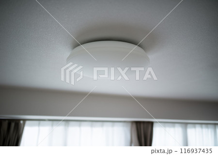 室内の照明　シーリングライト 116937435