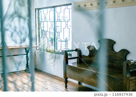 格子のある部屋 116937436