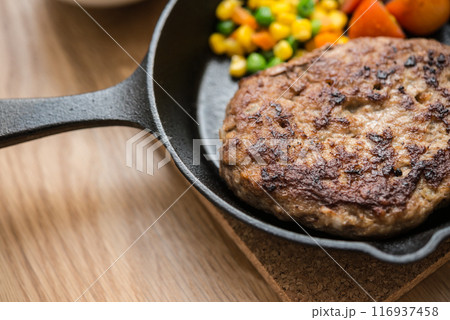ハンバーグ 116937458