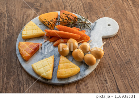 手作り燻製　Homemade smoked food at the campsite 116938531