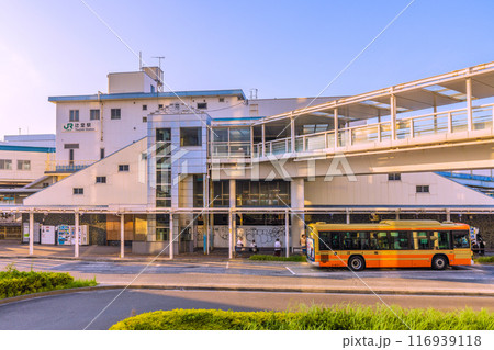 日本の藤沢都市景観　7月。東海道本線　辻堂駅などを望む＝21日 116939118