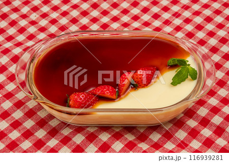 プリン　 cold sweets(desserts pudding)  116939281