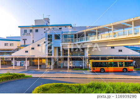 日本の藤沢都市景観　7月。東海道本線　辻堂駅などを望む＝21日 116939290