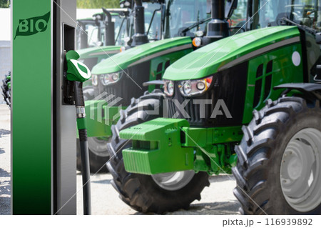 Biofuel filling station and agricultural tractors Biofuel filling station and agricultural tractors 116939892
