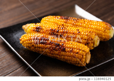 焼いたトウモロコシ 116940125