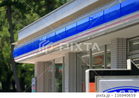 コンビニエンスストア 軒先 コンビニエンスストア 軒先 116940659