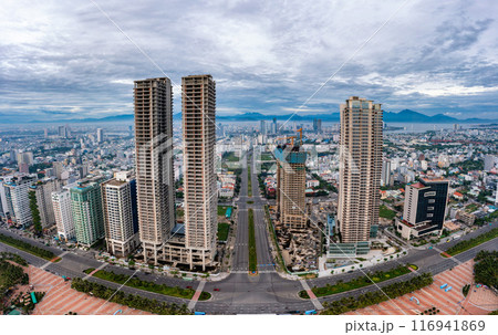 Aerial view of Da Nang city which is a very famous destination for tourists. 116941869