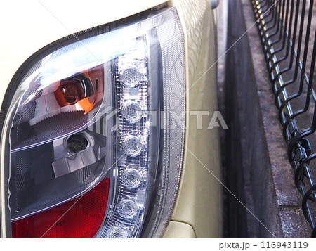 幅寄せした車の写真 116943119