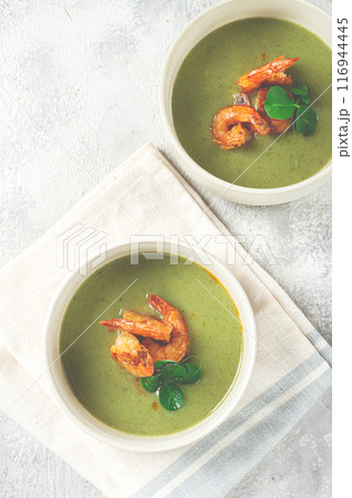pea cream soup, with shrimp, green soup, homemade, top view, no people, pea cream soup, with shrimp, green soup, homemade, top view, no people, 116944445