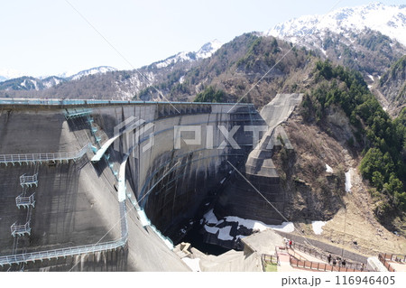 5月上旬の立山黒部アルペンルート 黒部ダム 5月上旬の立山黒部アルペンルート 黒部ダム 116946405