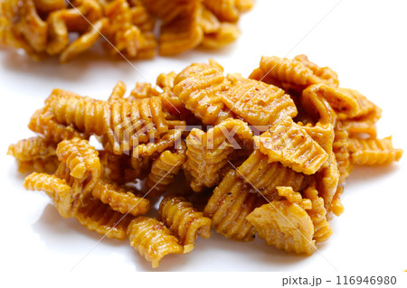 Klong Klang Krob, Thai caramelized crisps sweet dessert 116946980