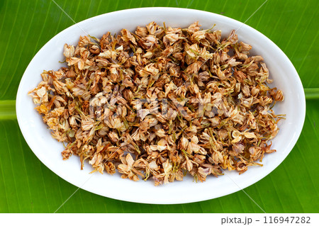 Dried herbal jasmine flowet tea 116947282