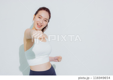 スポーツウェアの女性 116949654