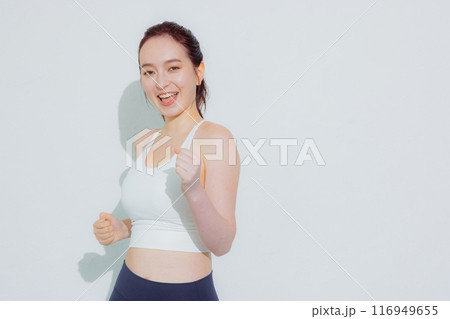 スポーツウェアの女性 116949655