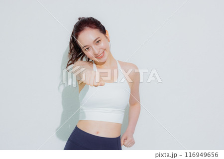 スポーツウェアの女性 116949656