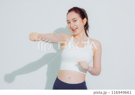 スポーツウェアの女性 116949661